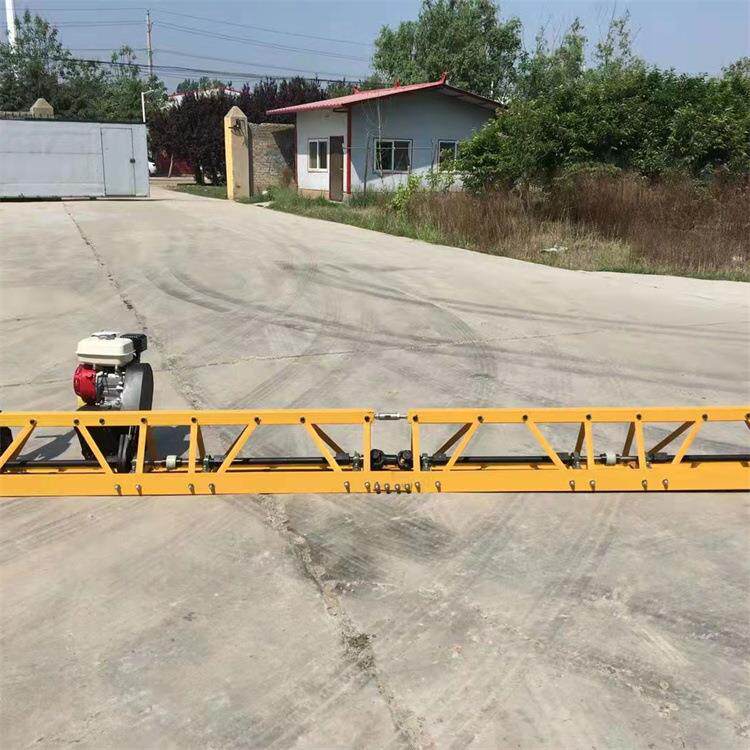 成德 水泥地面自动摊铺梁平 四辊型混凝土摊铺机 乡村道路混凝土