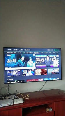 【画质对比】三星UA55RU7790JXXZ和长虹55D4P哪个好,亮度质感哪个更佳?