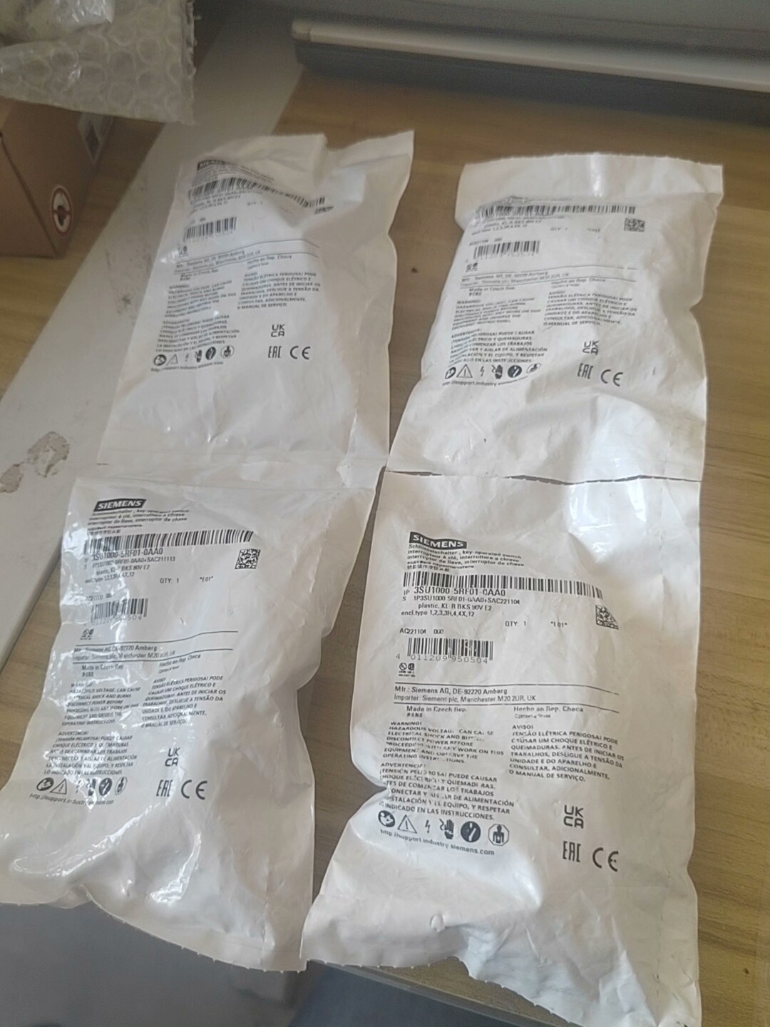 型号3SU1000-5RF01-0AA0 全新未拆封 需要私