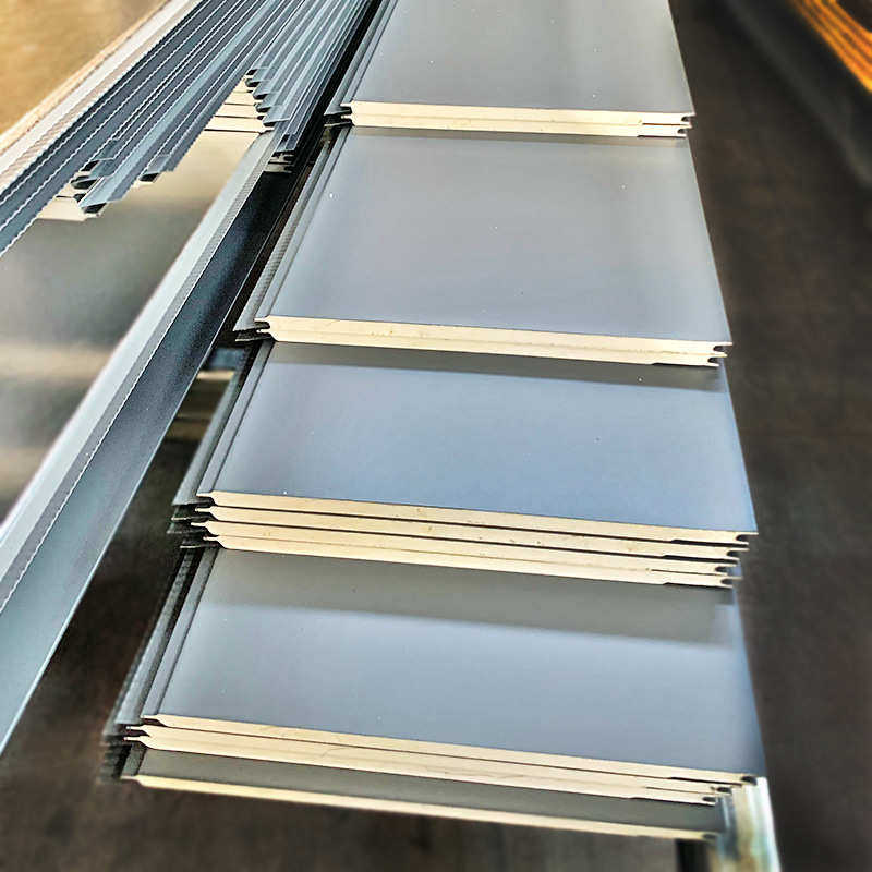 金属雕花板外墙保温装饰轻钢别墅活动板房材料聚氨酯夹芯石头