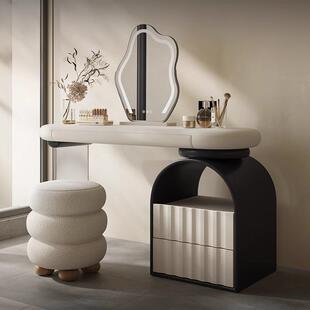 梳妆台小户型2026新款卧室高级轻奢化妆桌主卧奶油风床尾法式i