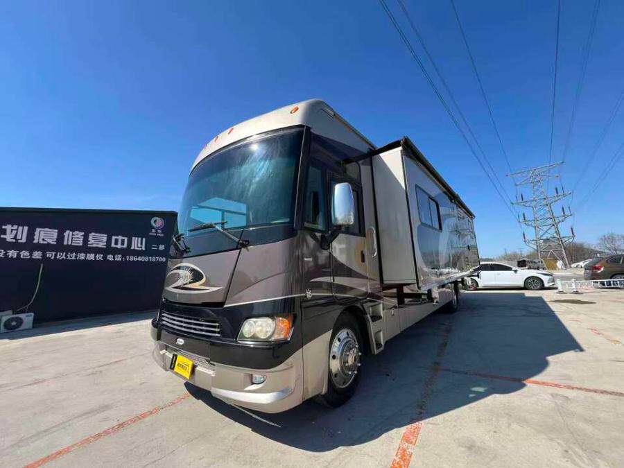 4月22日大连市美国原装进口摩纳哥37F大巴房车车长11.2米到2031年非营运核载10人汽油自动挡网络拍卖公告