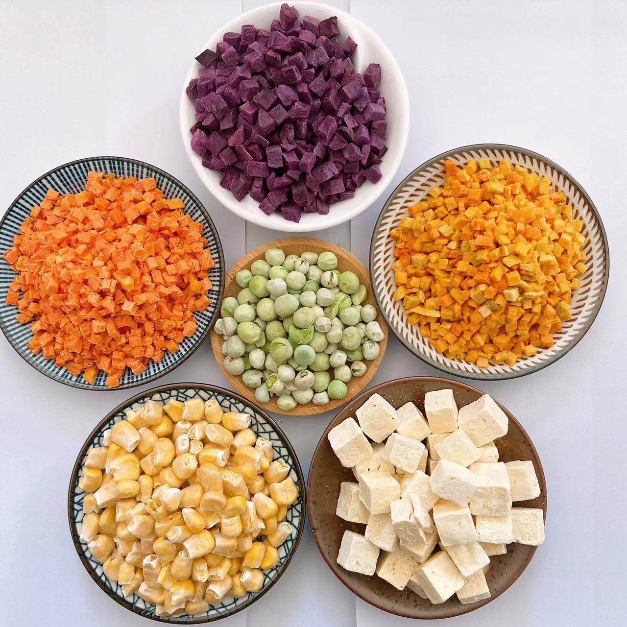 冻干紫薯粒豌豆粒南瓜粒胡萝卜粒豆腐粒玉米粒食品级冻干果蔬脆