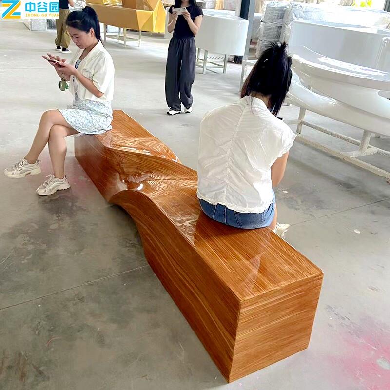 创意玻璃钢休闲座椅商场异形扭曲麻花椅商业美陈公共休息等候坐凳