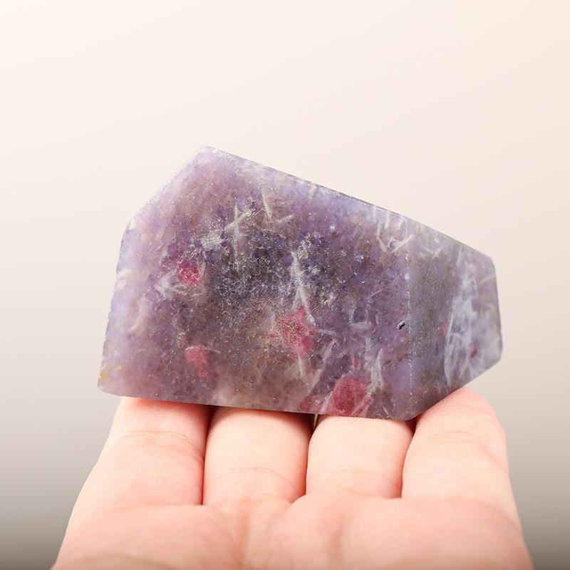 热销天然水晶梅花碧玺四棱柱独角兽原石打磨单尖柱桌面装饰摆件