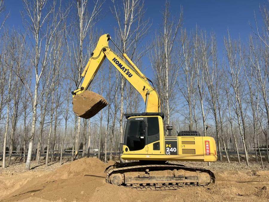 1月22日邢台小松240挖机网络拍卖公告