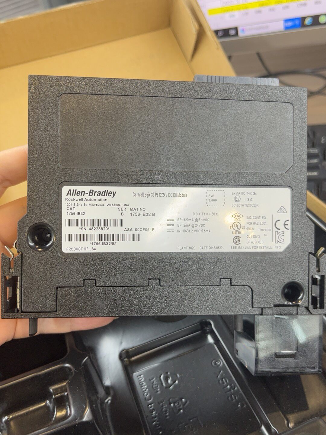 拆机带包装模块1756-IB32/B，功能正常，成色如图，