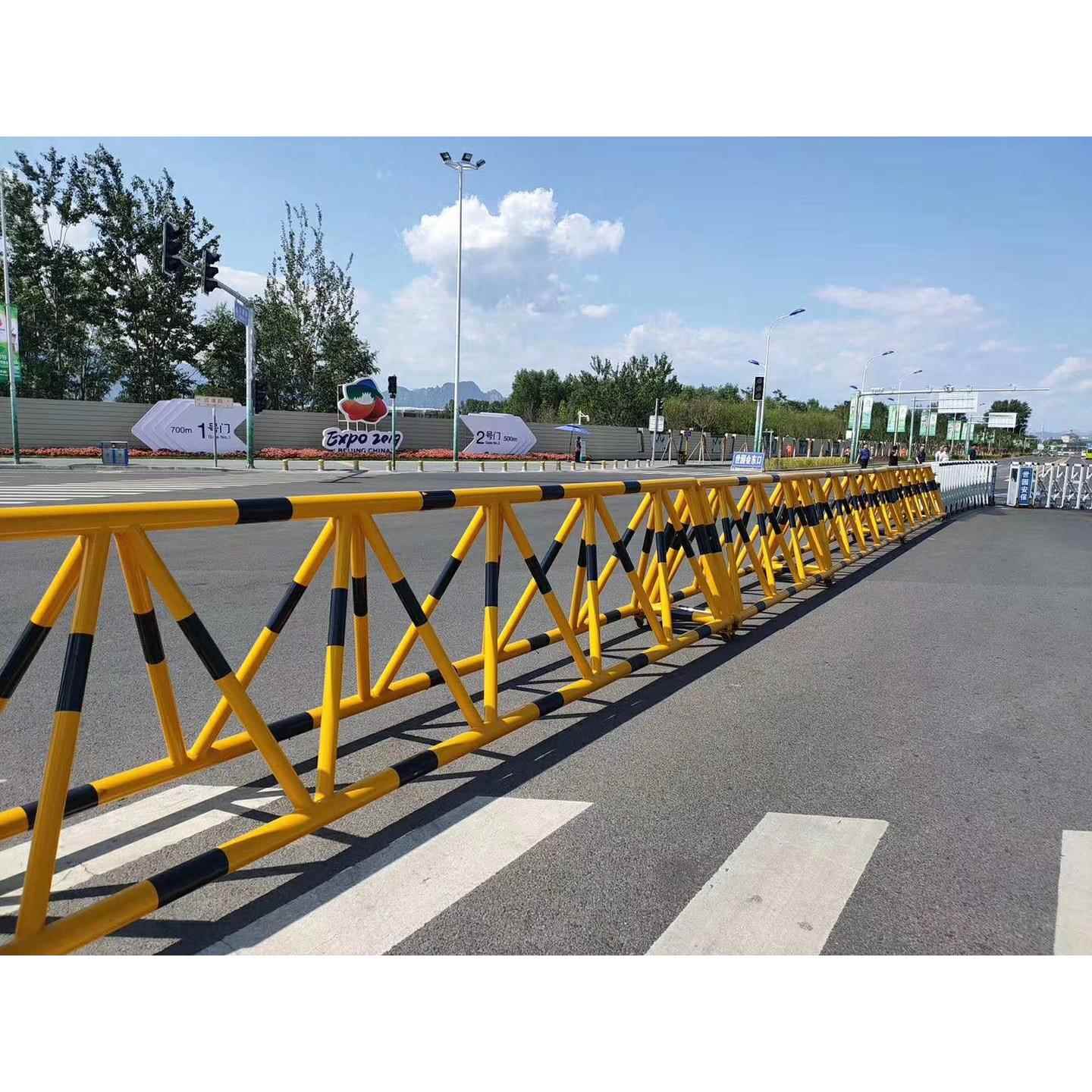 加油站据马路障基坑护栏道路交通护栏交通设施支持定制据马