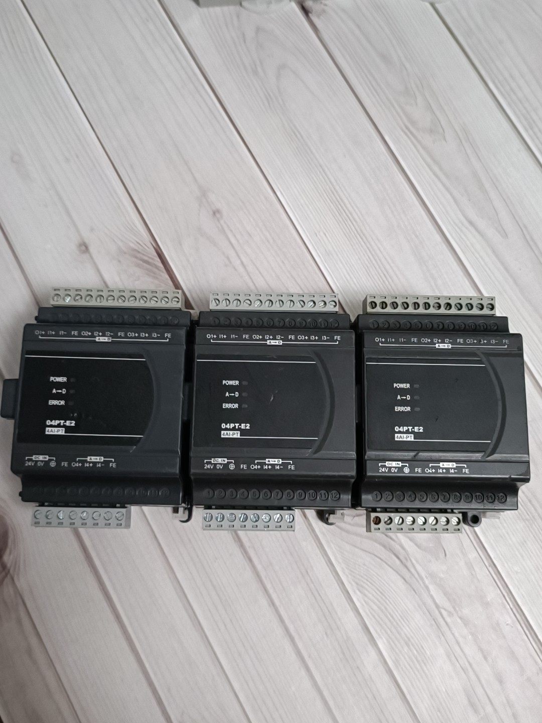 拆机台达模块，DVP04PT-E2  实物拍摄，成色一般
