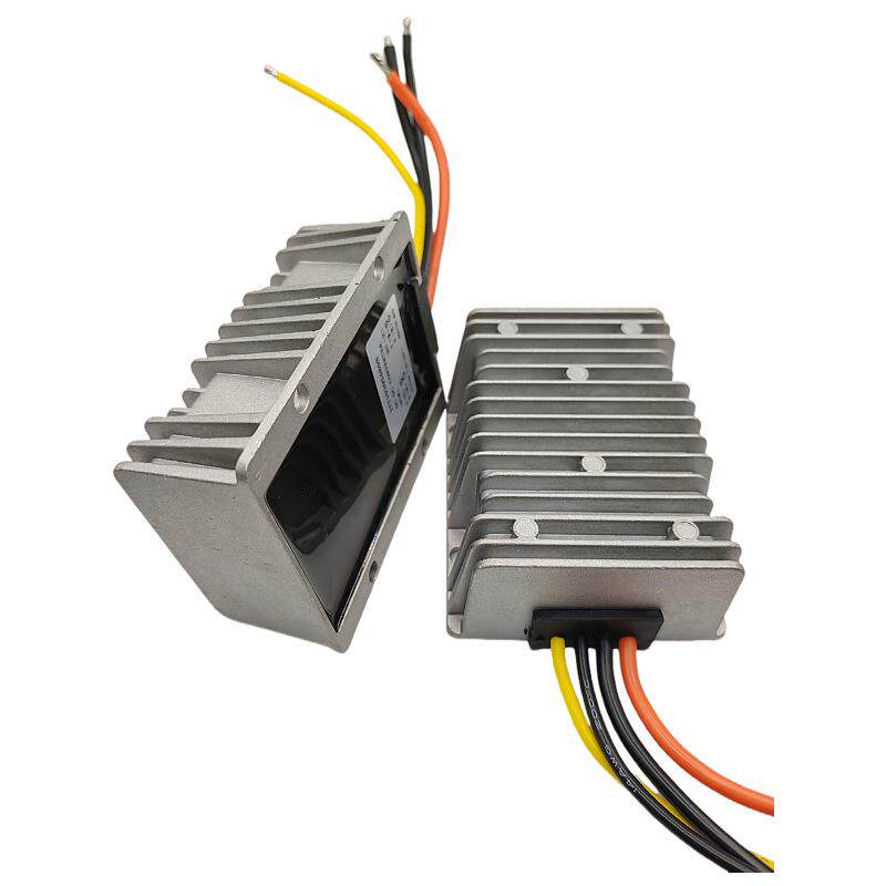 9-36V转13.8V20A25A稳压器12V升13.8V直流电源DC转换器24V转13.8V