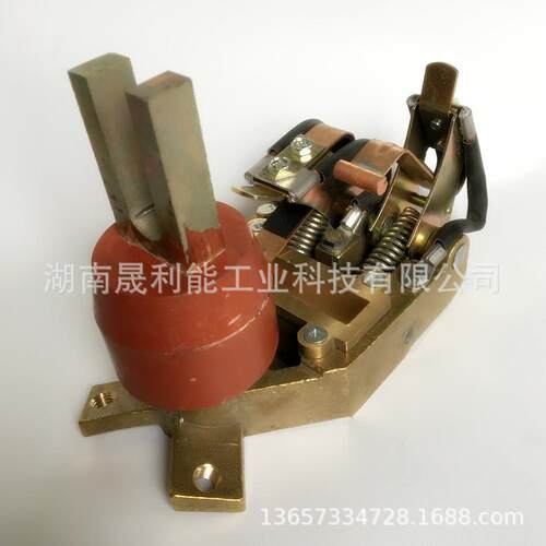矿山机车碳刷架 16*80 德式350刷架 电机车刷握 电动轮刷盒 16*50