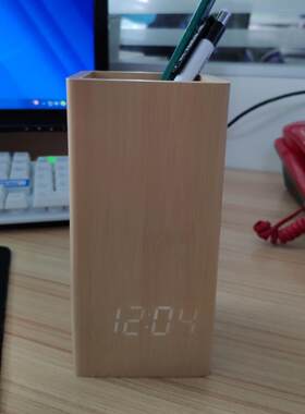 圣诞节创意笔筒闹钟静音声控多功能led木质电子时钟简约办公摆件