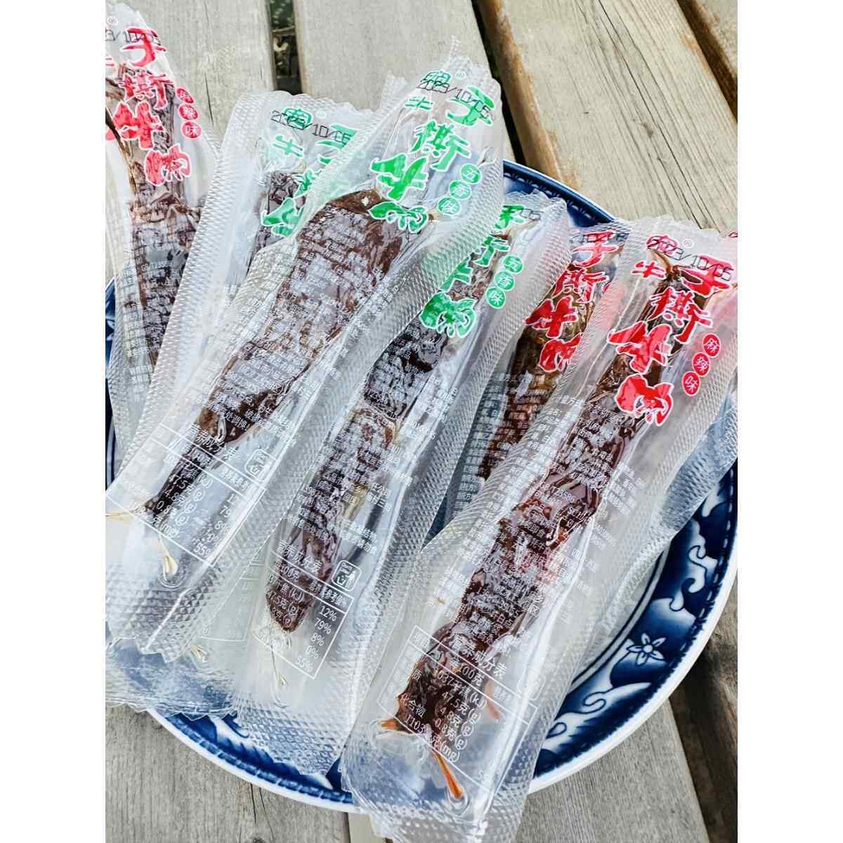 云南特产手撕牛肉五香麻辣牛肉干油麻条网红休闲营养零食