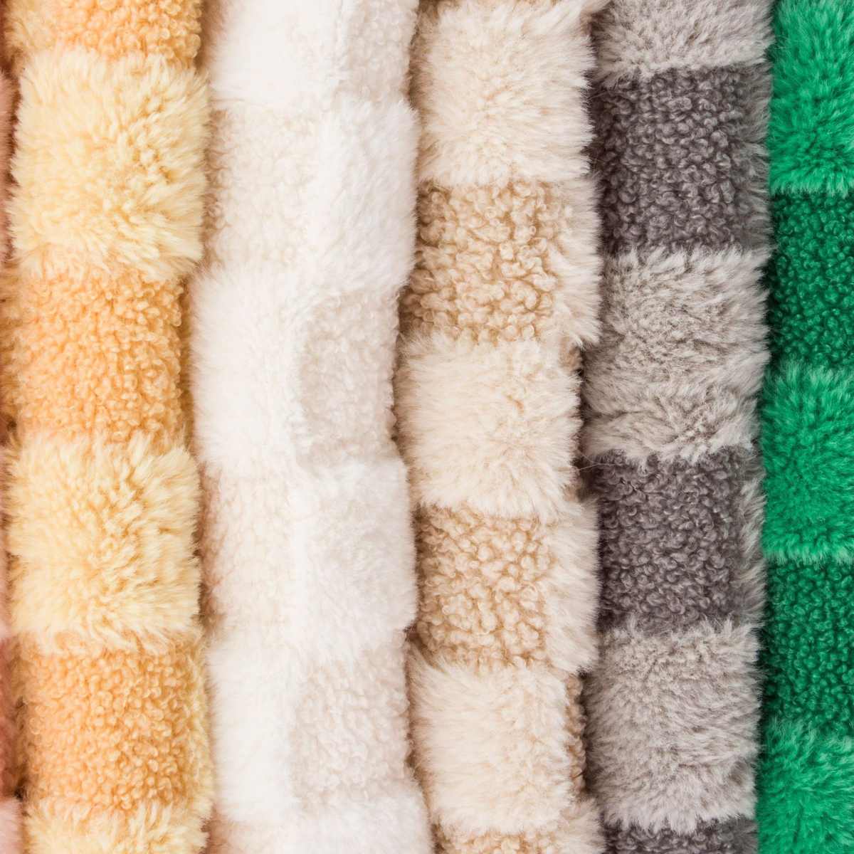 现货厂家美人格提花兔毛格子毛绒面料兔毛拼接泰迪绒格子箱包布料