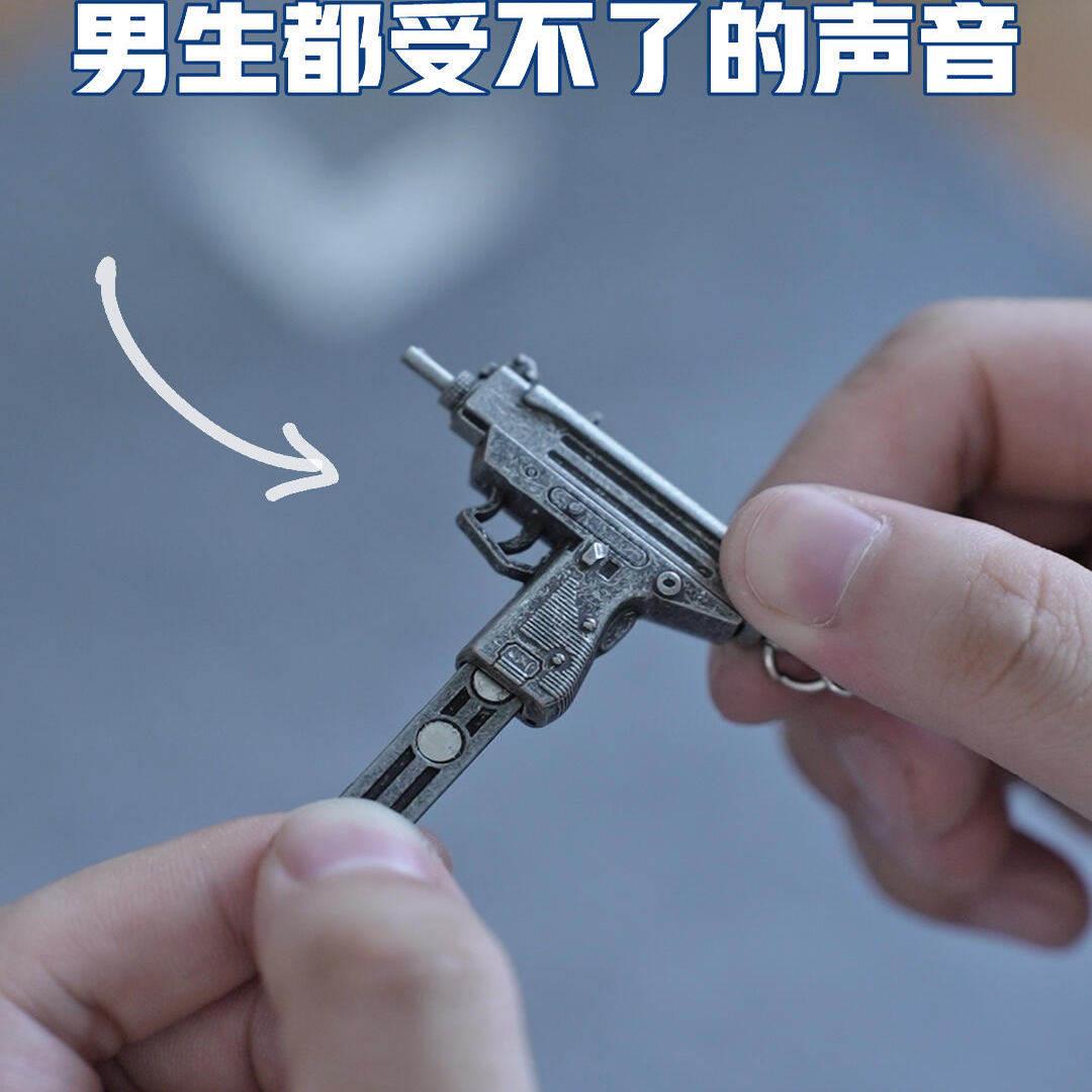 迷你吃鸡枪钥匙扣创意可拆卸可回弹枪栓金属模型挂件包包装饰挂饰图片