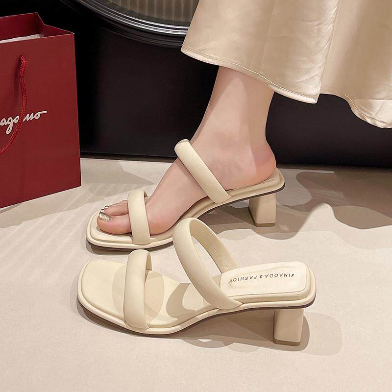 夏季法式气质粗跟一字凉拖鞋女2026年新款外出软底百搭高跟0311z