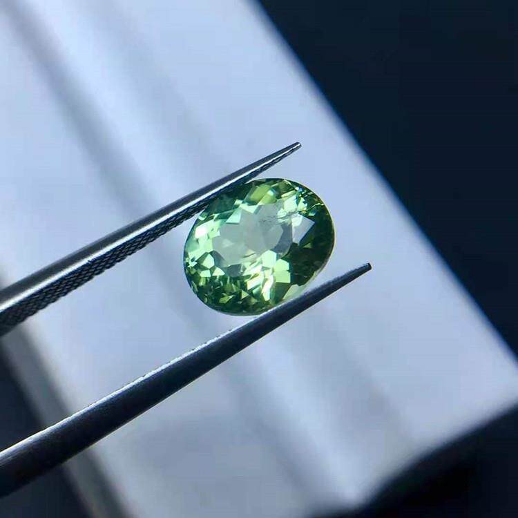 宝石厂家珠宝 承接镶嵌订单 1.975ct椭圆形透绿天然碧玺戒面
