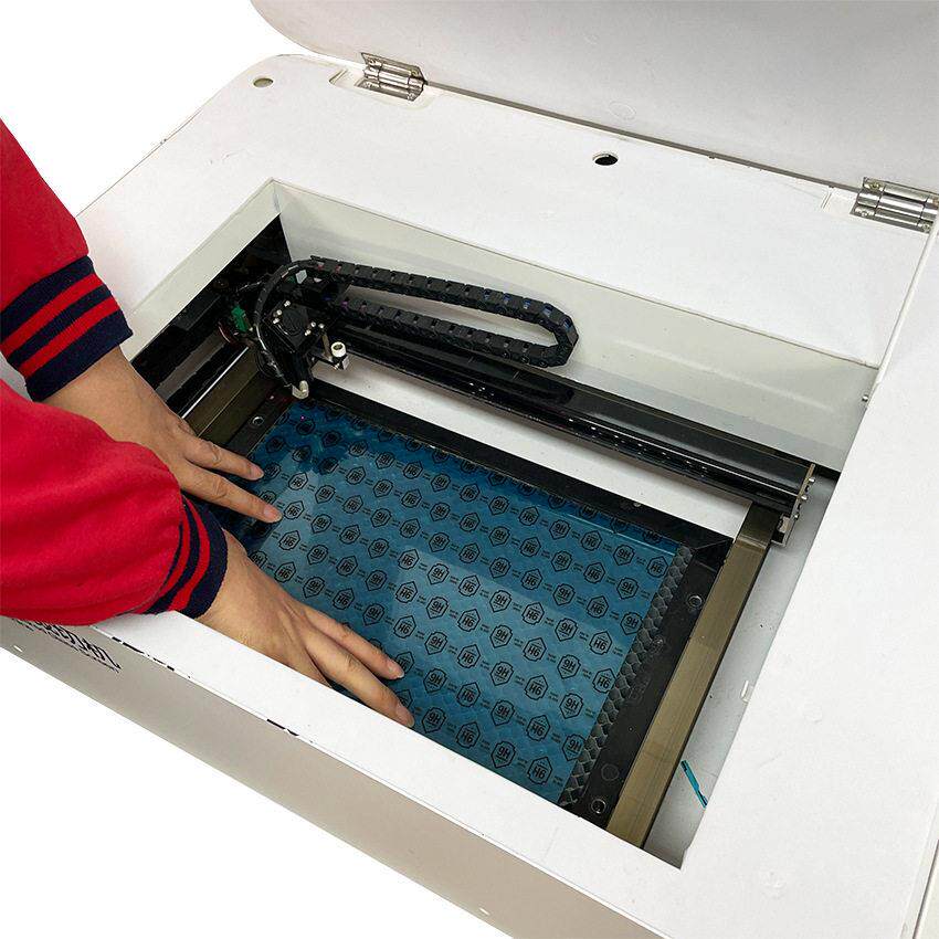 9H纳米防碎手机钢化玻璃膜切割机全自动裁切精准控温源头工厂