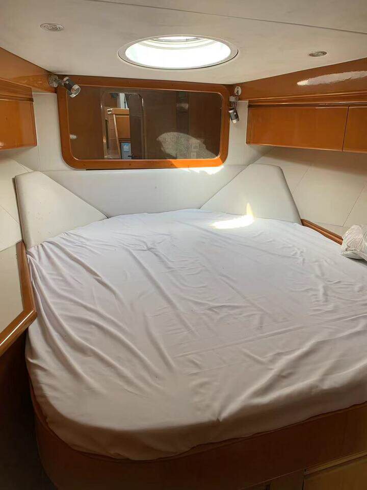 48尺三层飞桥豪华游艇配沃尔沃430匹柴油双机共860匹3房2厅1厨2卫可正常启动使用