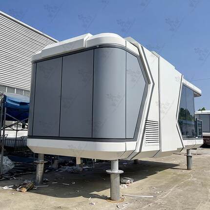 可移动式太空舱民宿星空小房子造型简单科幻科技体验感景观酒店