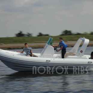 玻璃钢船 橡皮艇 充气船 捕鱼船 救援艇硬底船 海钓船 6.8米RIB船