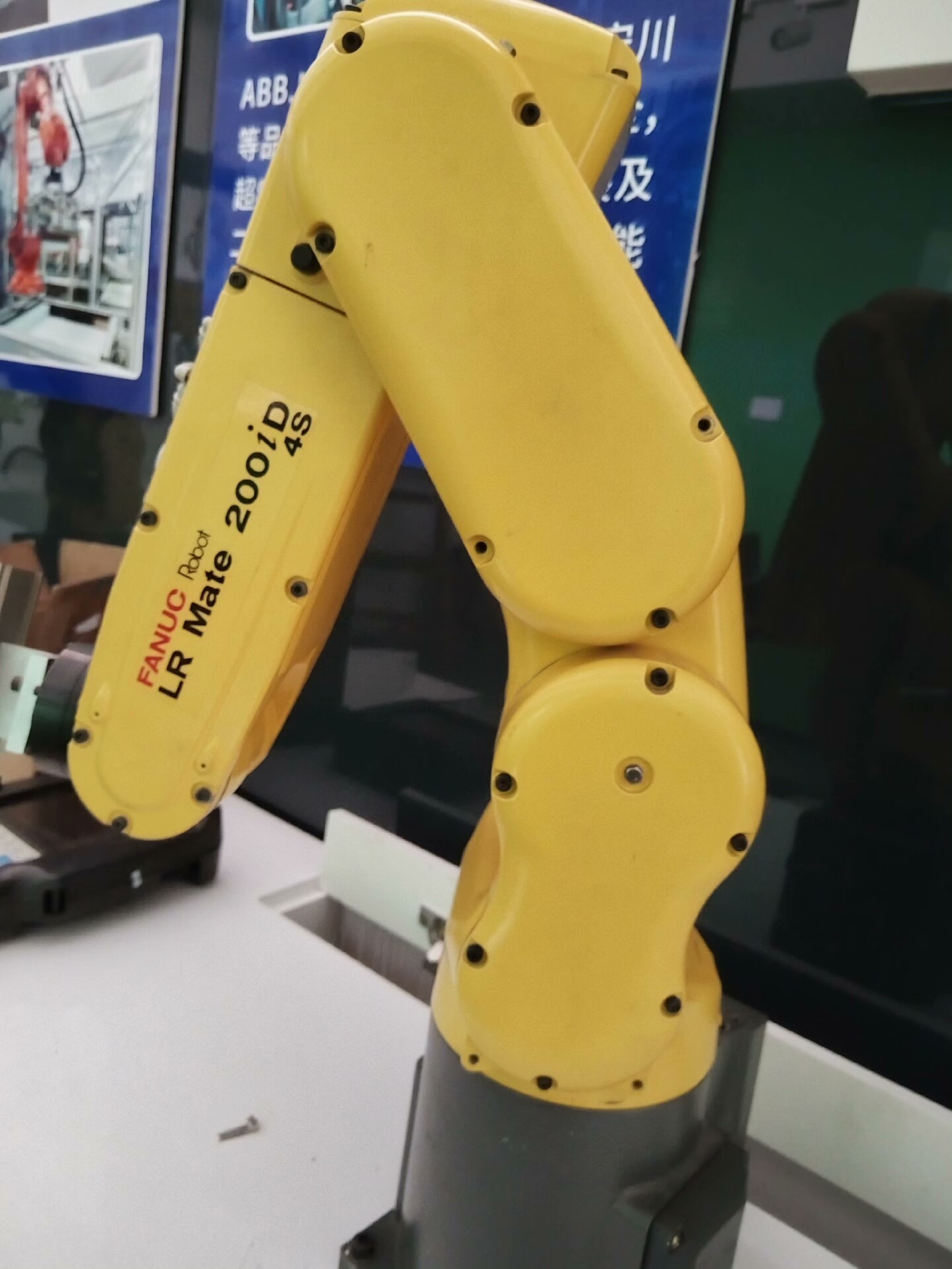 FANUC 发那科机器人 LR Mate 200iD LR