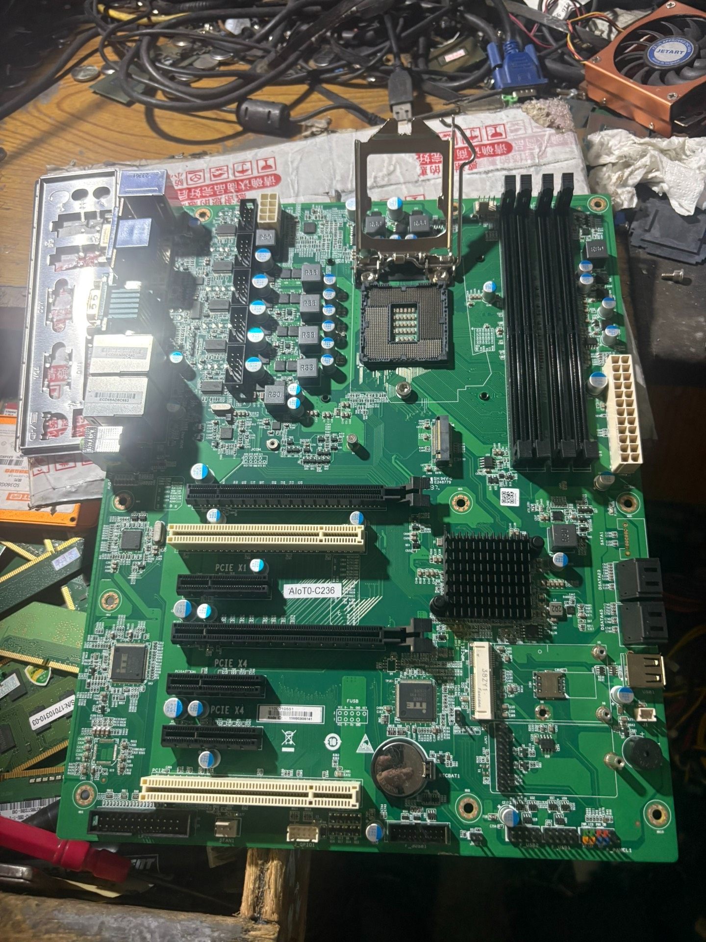 AIOT0-C263 工控主板 支持6/7CPU 成色漂亮
