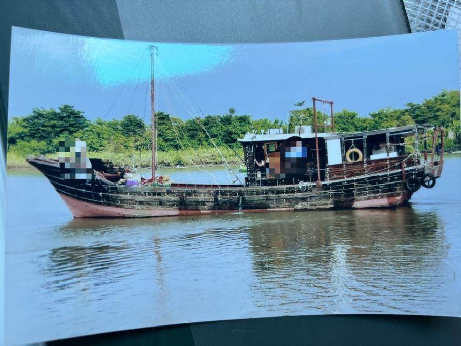 台山泰利船厂2004年生产的耙刺作业渔船一条