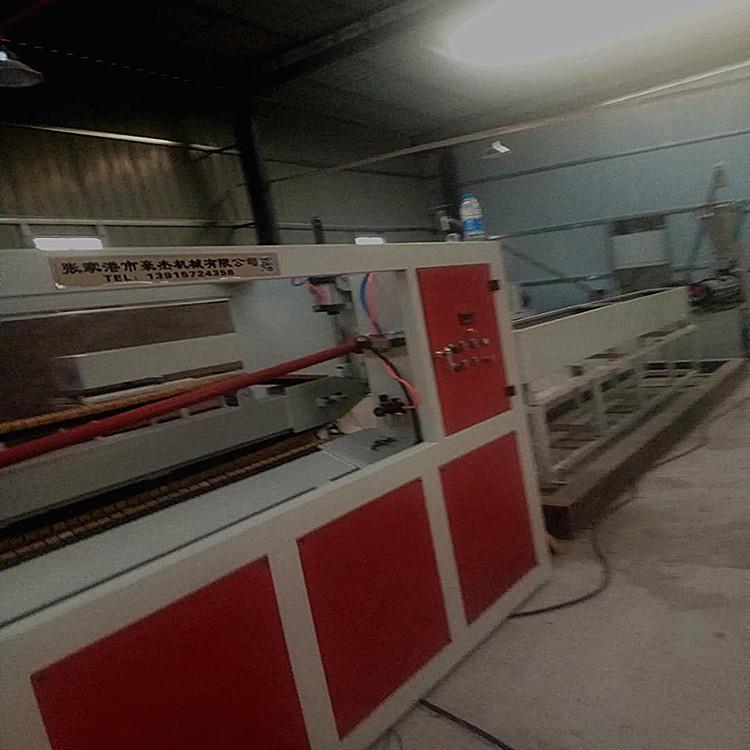 厂家供应牵引机pvc塑料管材塑料辅机设备三爪牵引机管材牵引机