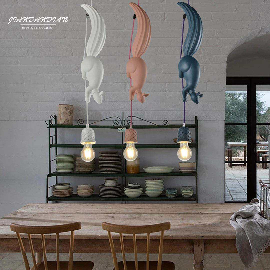 北欧松鼠吊灯装饰创意吊灯设计师简约酒吧餐厅树脂动物园儿童房灯