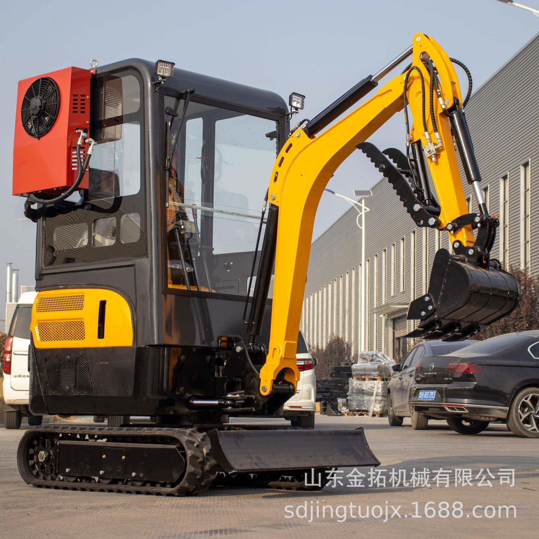 多功能微型小勾机工程20型破碎小挖机封闭驾驶三缸水冷小型挖掘机