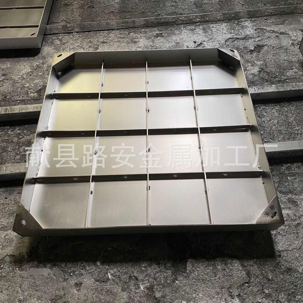 隐形不锈钢井盖 市政装饰井盖 方形定制隐形井盖304不锈钢井盖