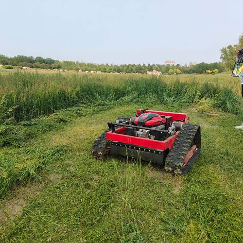 燃油款遥控割草机HT550履带式农用碎草机堤坝草坪剪草机