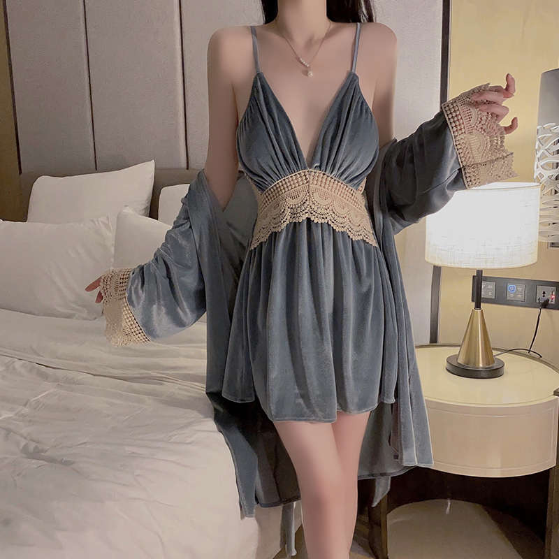 适用于小个子睡衣女秋冬2024新款性感吊带胸垫睡裙金丝绒高级感两