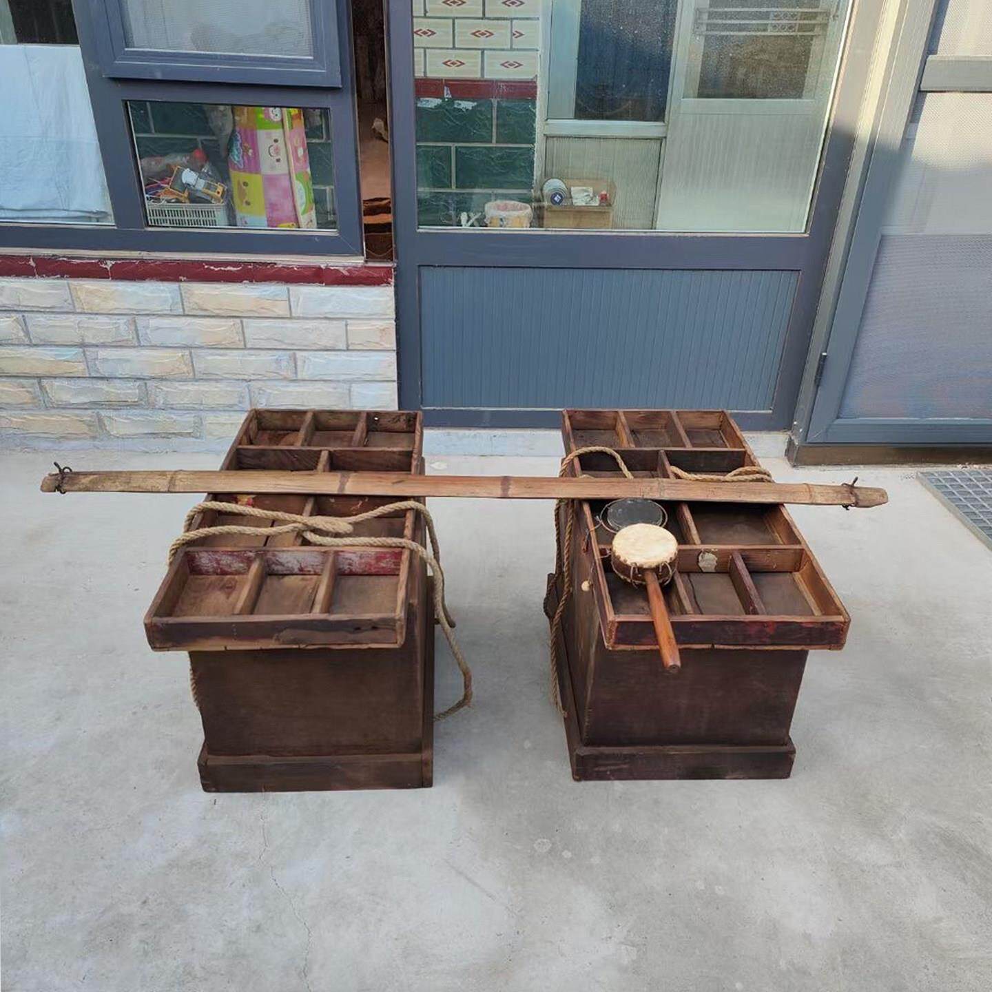老式卖货郎挑子拨浪鼓卖杂货80年商业街民俗怀旧老物件装饰摆件