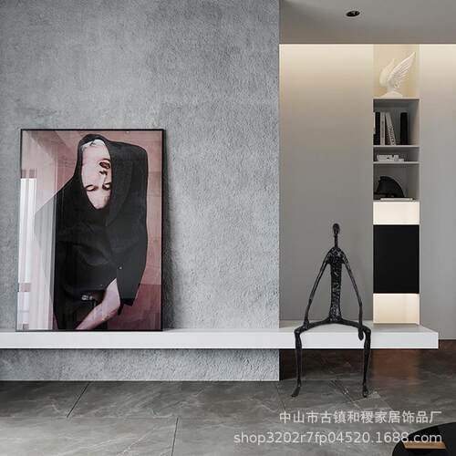 现代轻奢样板房雕塑 家居软装饰品黑色软装配饰 抽象铸铁人物摆件