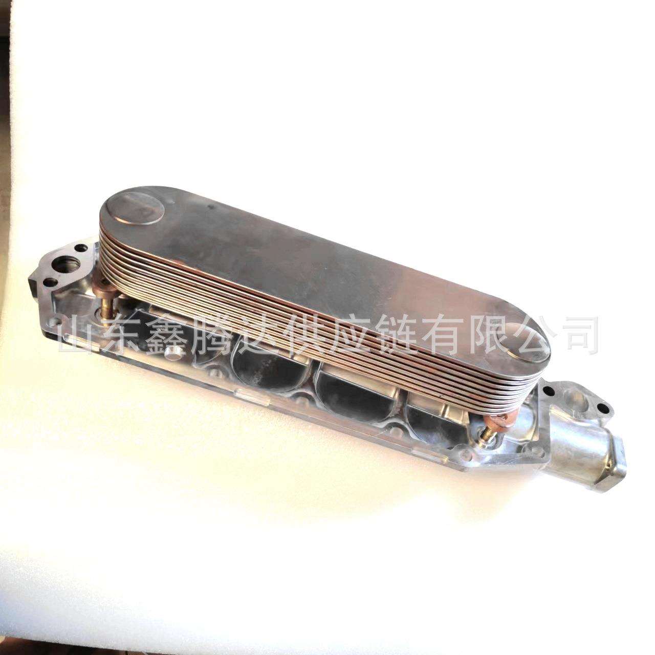 PC200-3挖掘机6D125发动机机油冷却器总成6150-61-2123