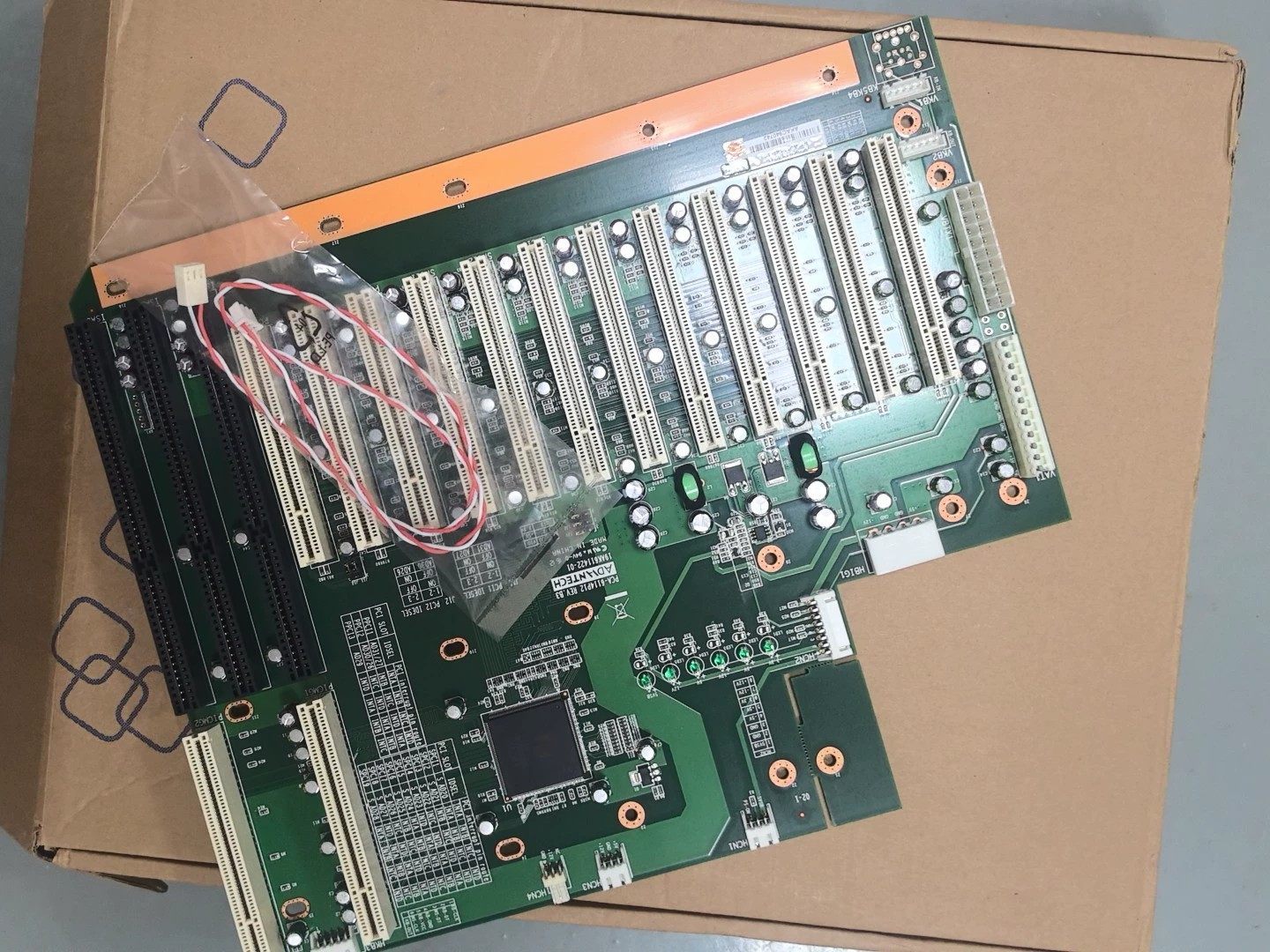 研华PCA-6114P12 Rev.B3 工控机底板 12个