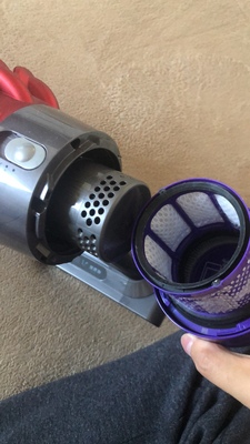 Dyson戴森V8和V10哪个好，优缺点对比区别在哪，好在哪？