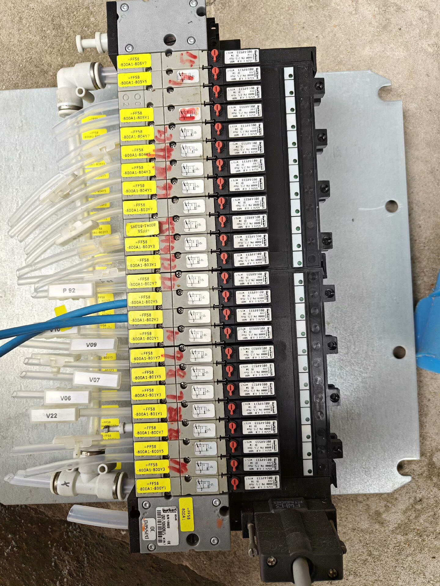 宝德电磁阀6524C，有24个。加底座打包处理。