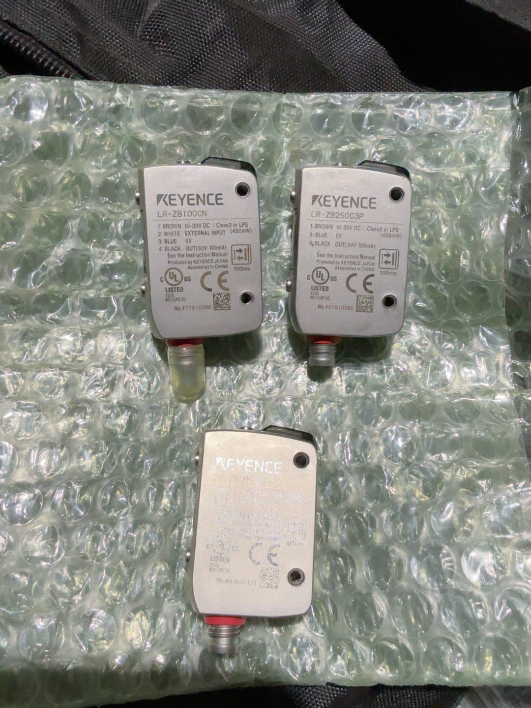 LR-ZB100CN基恩士光电传感器 没有包装盒了 全新未使
