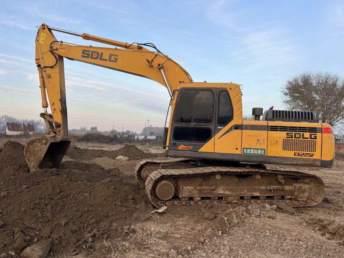 5月7日北京临工225挖机网络拍卖公告