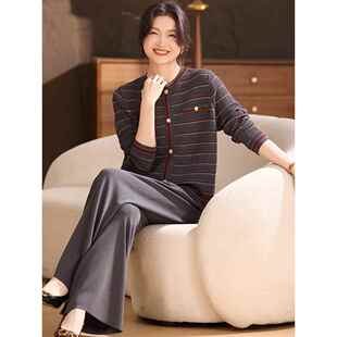 运动套装 喜卉中老年女装 新款 子两件套妈妈秋装 针织条纹上衣直筒裤