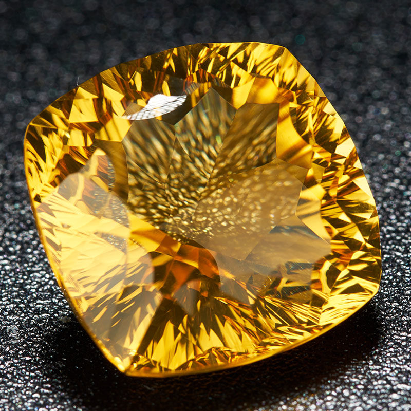 源头批发捡漏价 21克拉黄晶裸石戒面千禧切工火彩好 支持私人定制