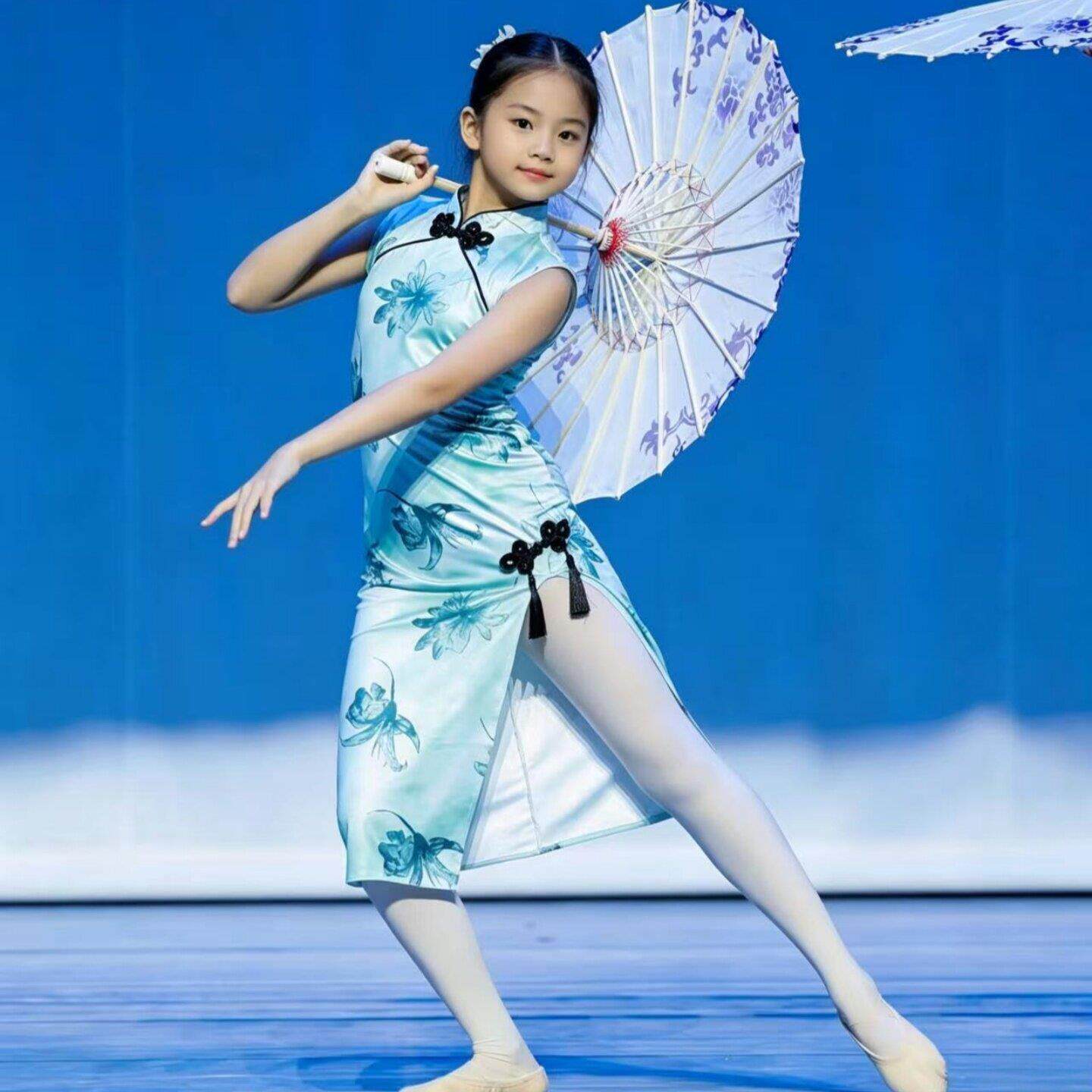 雨中映巷舞蹈服儿童芭蕾舞青花瓷演出服练功服青墨青花瓷表演服