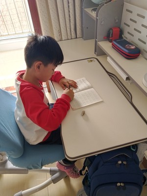 优乐童儿童学习桌怎么样,[质量太坑了]一万多人被忽悠?