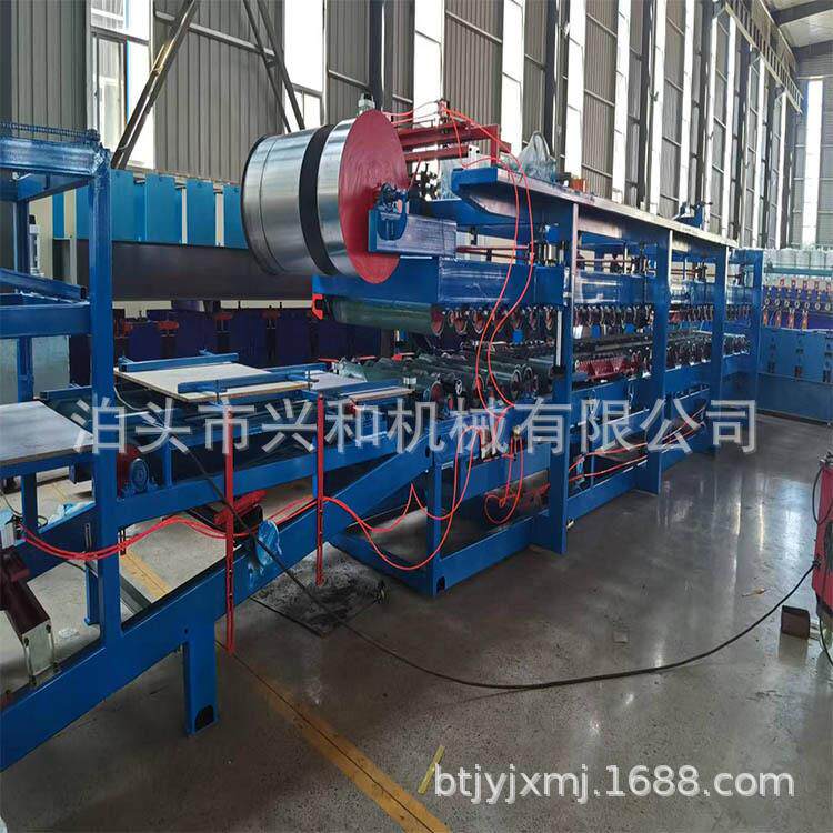 主机10米950-980泡沫岩棉两用复合板机兴和机械自动夹芯复合板机