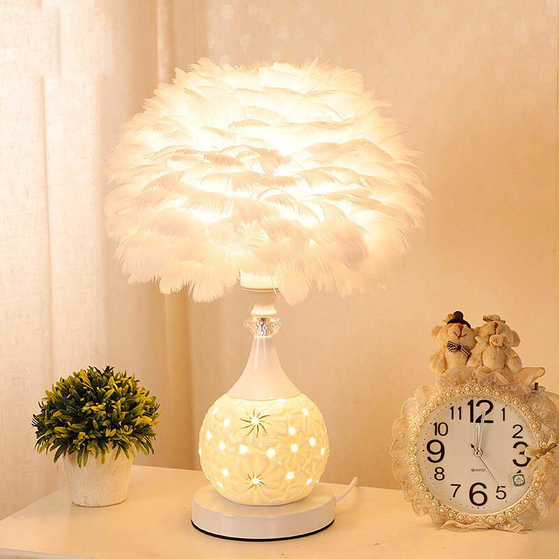羽毛台灯家用卧室北欧简约现代灯温馨浪漫婚房装饰结婚床头小夜灯