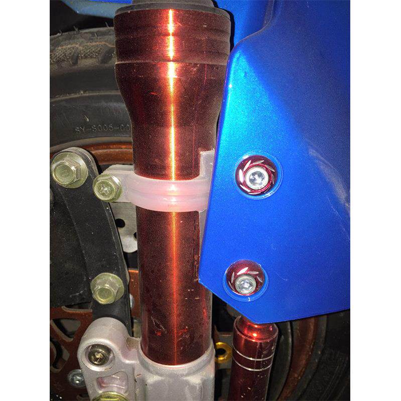 小牛迅鹰祖玛小帅哥等电动机车改装配件前挡泥板支架固定器电动车