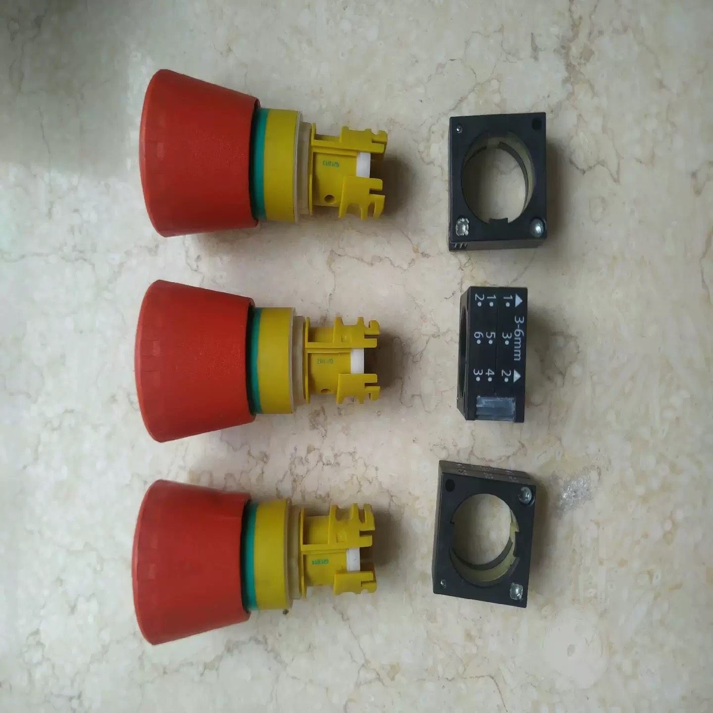 3SB3000-1HA20西门子急停按钮头